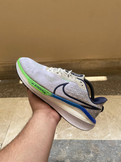 Nike Vomero 17