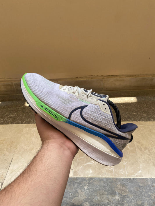 Nike Vomero 17