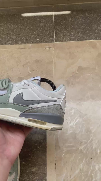 Jordan Legacy 312 White Sea Glass