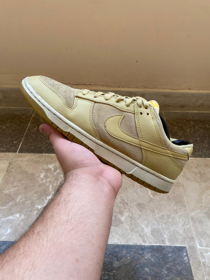 Nike Dunk Low "Khaki Suede Gum"